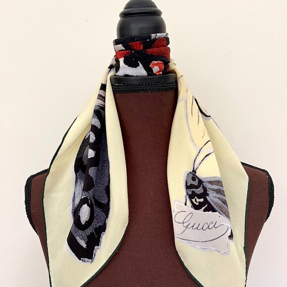 New Gucci Logo Floral Yellow Scarf with Gucci Gift Box - Picture 12 of 13